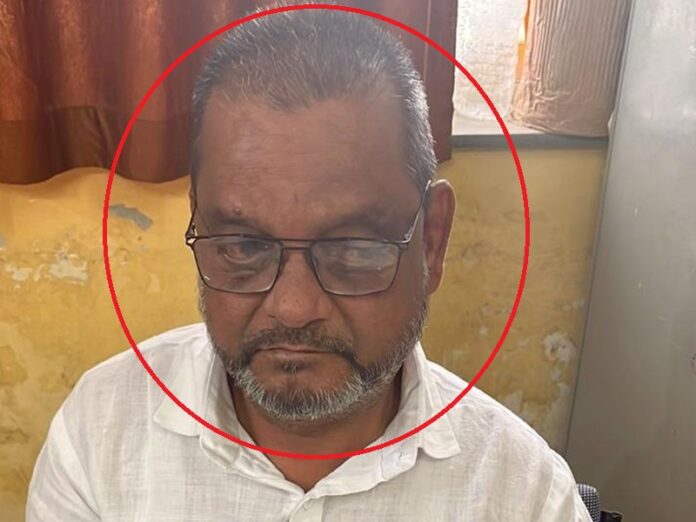 29_04_2022-burhanpur_bribe Lokayukt Trap: डेढ़ लाख की रिश्वत लेते सहयोगी के साथ एग्जीक्यूटिव इंजीनियर गिरफ्तार