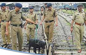 images 1 2 fail photo : Rumor Of Bomb In Train