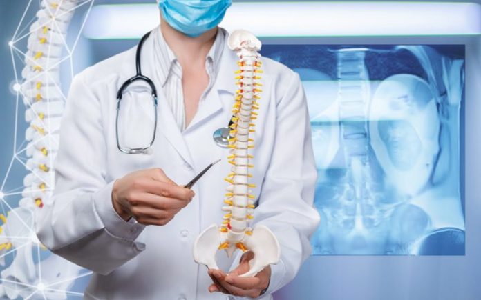 Complex-Spine-Surgery-805x503 New Technology : 65 साल की महिला 25 मिनट में हुई स्पाइन की सर्जरी!