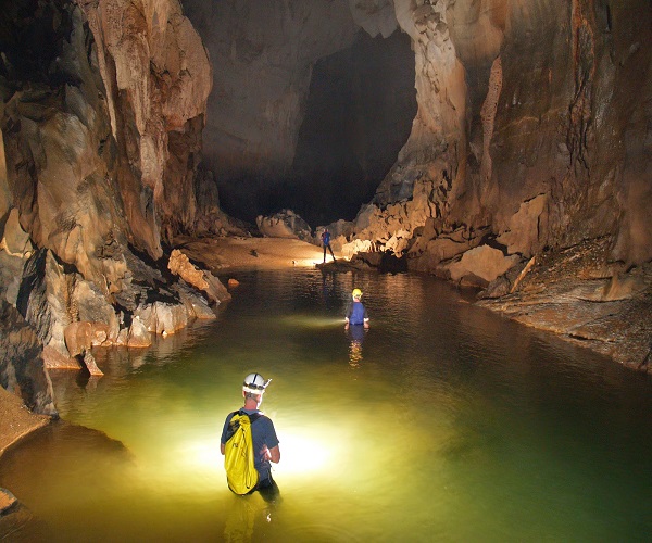 16_41_423078485son-doong-2